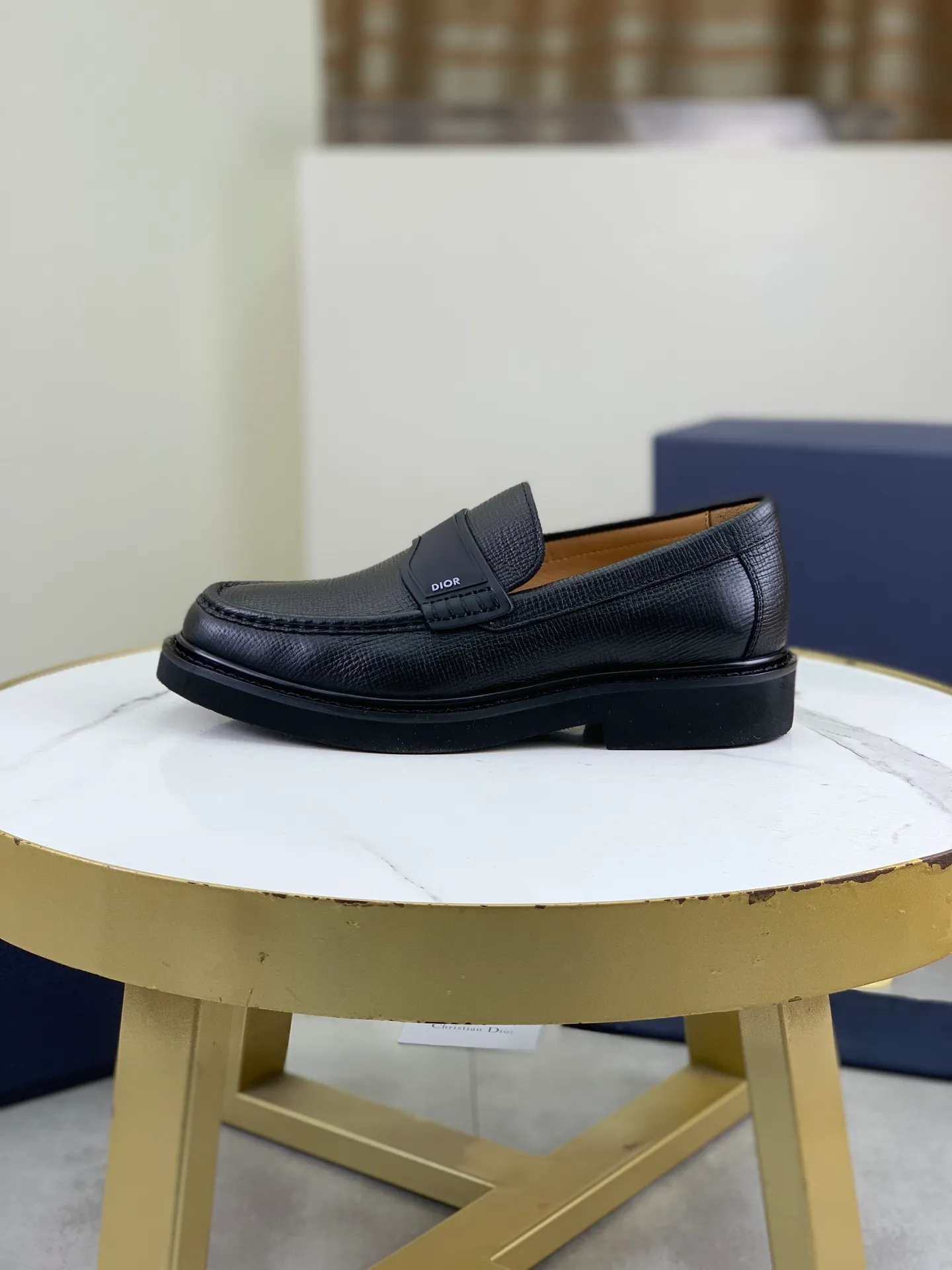 Factory price P800 💰Original quality, top version🔱 DIOR——Dior Men's business casual leather shoes, top quality products. 1:1 shipment ⬆️Luxurious and noble👞All imported original brand fabrics, just to create a more comfortable wearing experience, upper: original selected open edge beaded calfskin ➕Top imported water-dyed full cow lining, original light and comfortable foam outsole ✔️Number: 39-44 (38.45 can be customized)